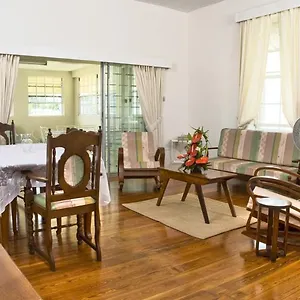 https://beverley-apartments-christ-church.comcaribbean.com