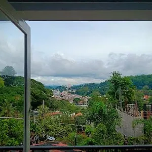 Inn Lake Kandy Villa, Kandy